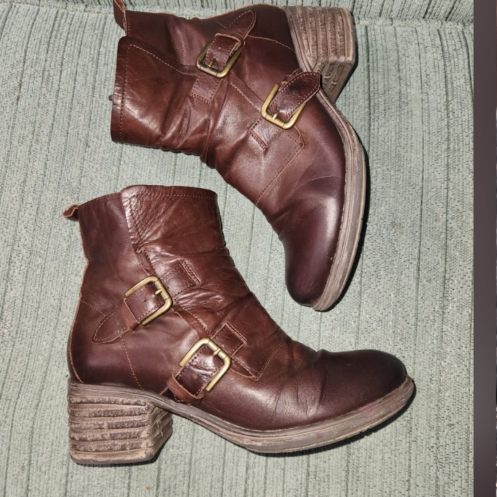 Miz Mooz Gordon booties.